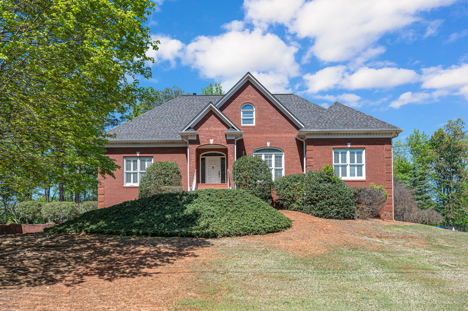 Virtual Tour of Birmingham Metro Real Estate Listing For Sale | 208 Wimberly Drive, Trussville, AL 35173