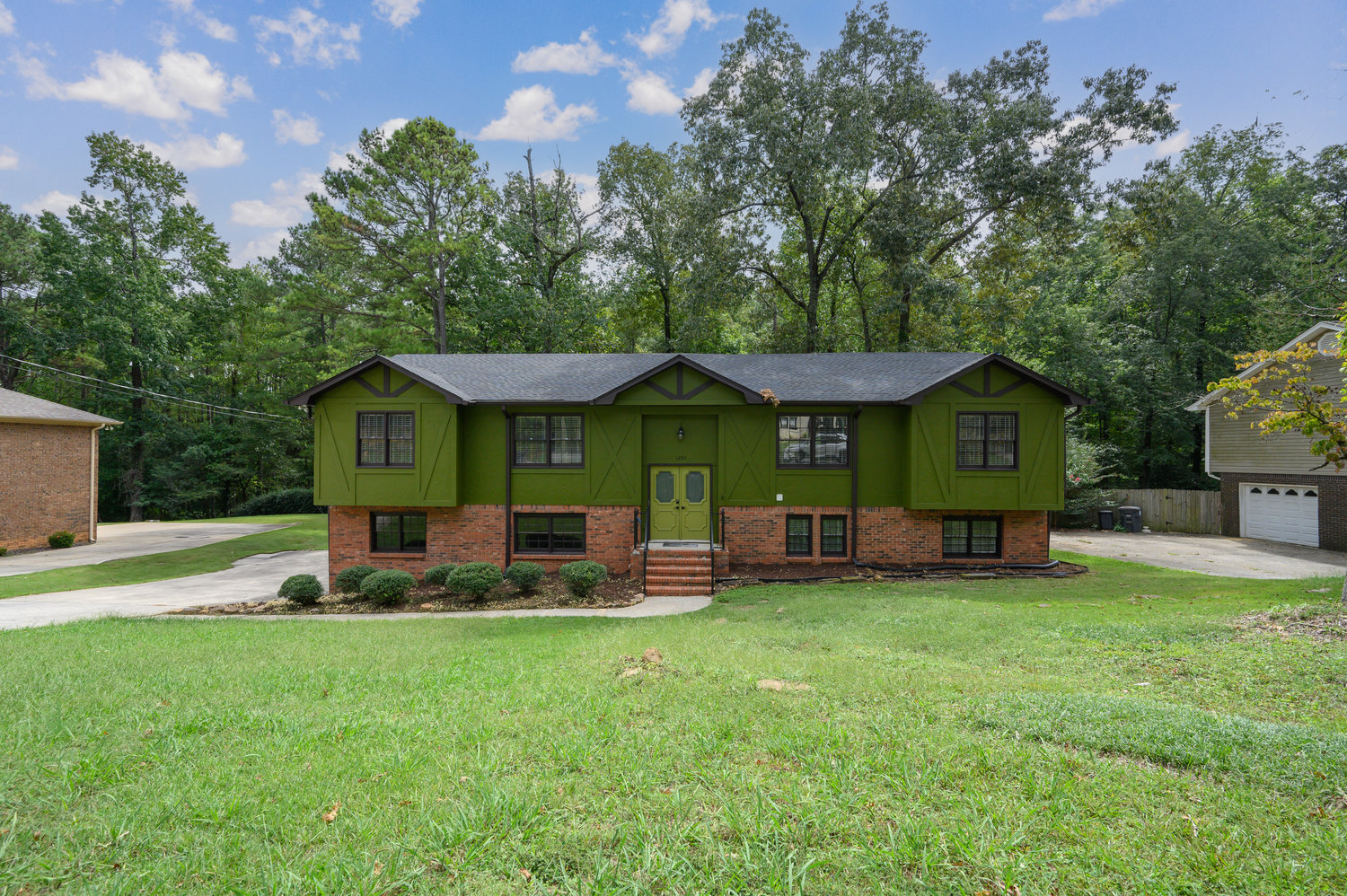 Virtual Tour of Birmingham Metro Real Estate Listing For Sale | 1295 Atkins-Trimm Blvd, Hoover, AL 35226