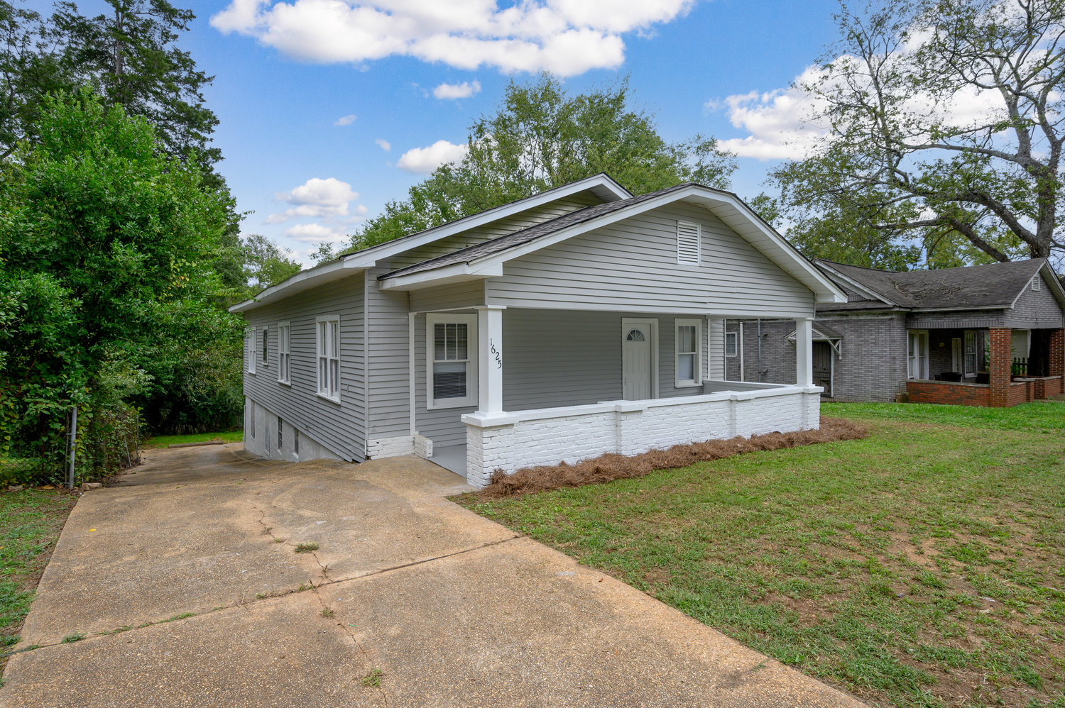 Virtual Tour of Birmingham Metro Real Estate Listing For Sale | 1625 Holbrook Avenue, Bessemer, AL 35020