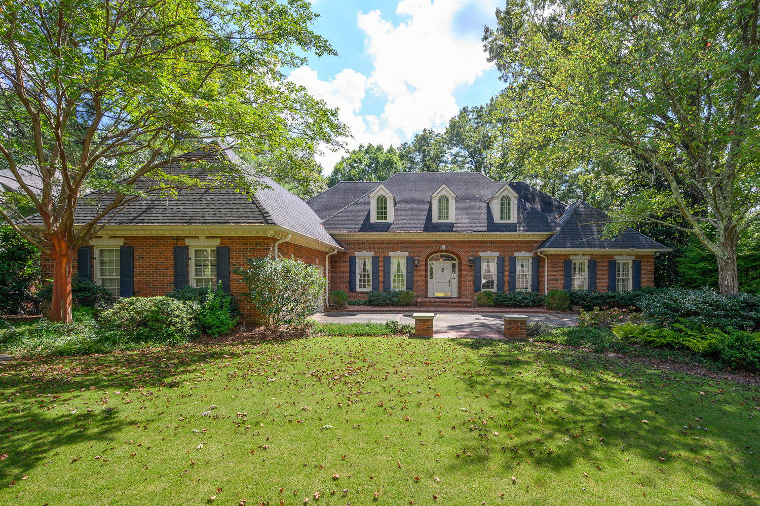 Virtual Tour of Birmingham Metro Real Estate Listing For Sale | 1709 Indian Creek Drive, Vestavia Hills, AL 35243