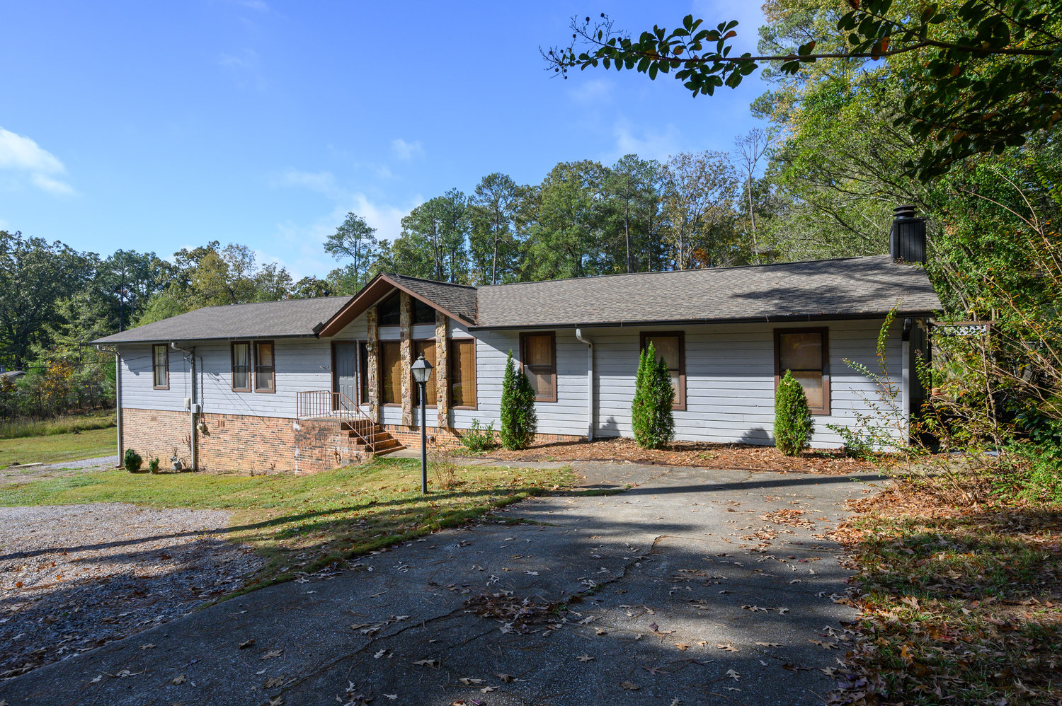 Virtual Tour of Birmingham Metro Real Estate Listing For Sale | 2424 Edwards Drive, Bessemer, AL 35022