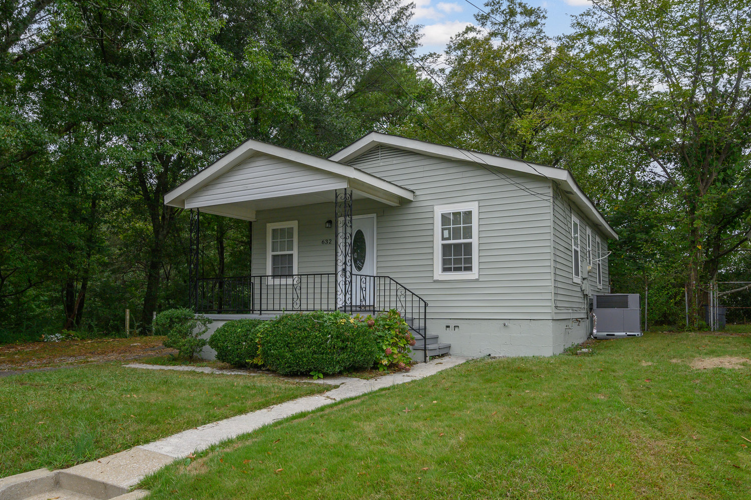 Virtual Tour of Birmingham Metro Real Estate Listing For Sale | 632 64th Street South, Birmingham, AL 35212